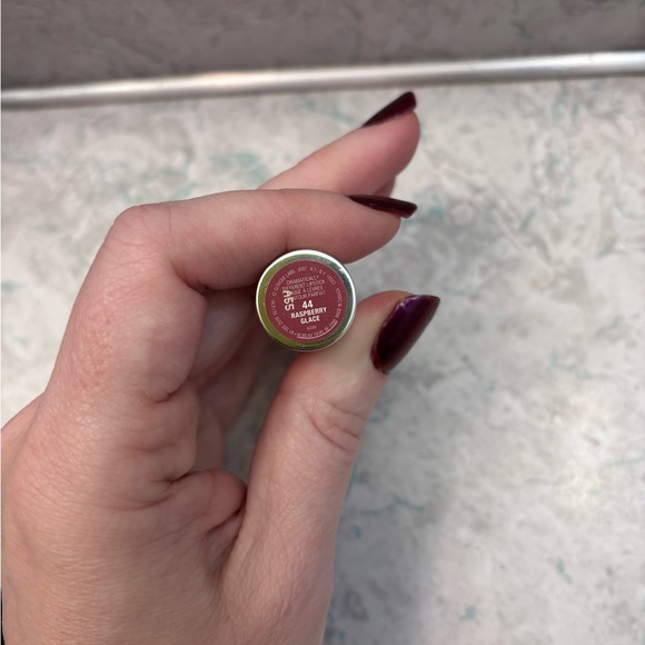 Clinique Dramatically Different Lipstick - Raspberry Glacé - Picture 2 of 3